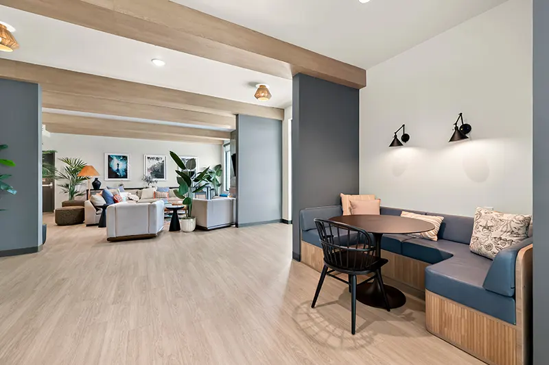 WiFi Cafe with Demo Kitchen